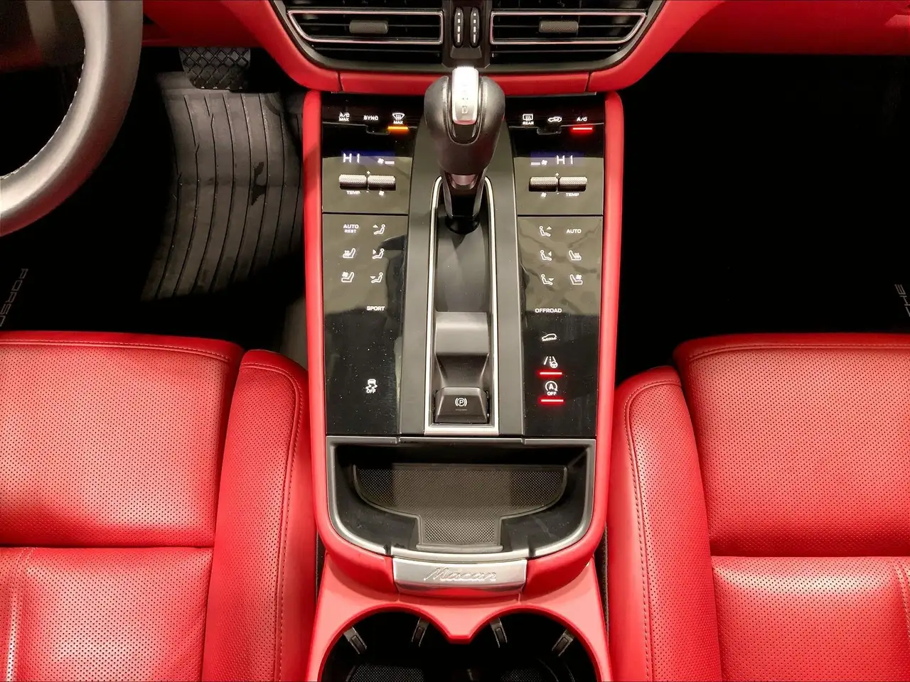 Porsche Macan снимка Porsche Macan