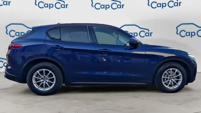 Alfa Romeo Stelvio view 4