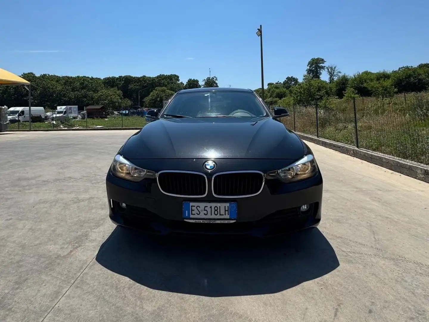BMW 318 BMW Serie 3 Touring 2.0d (143 CV) – Anno 2013 Nero - 2
