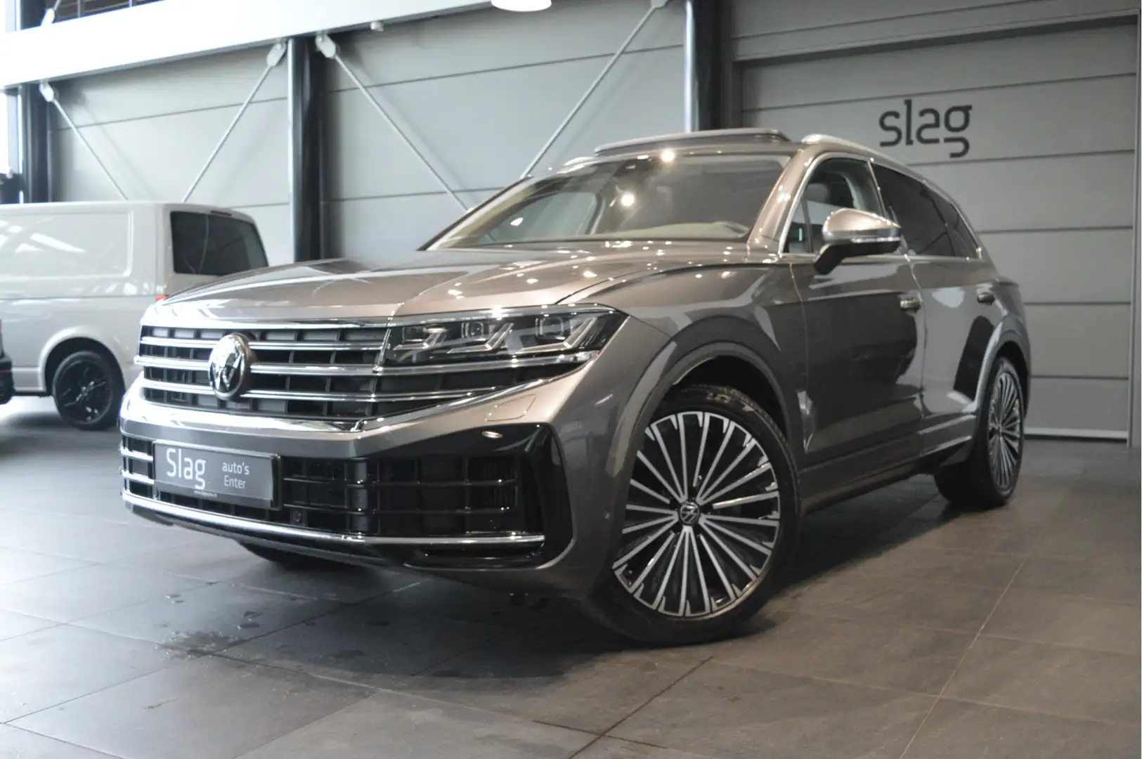 Volkswagen Touareg 3.0 TSi eHybrid 4MOTION keyless camera pano leer 2 Gri - 1