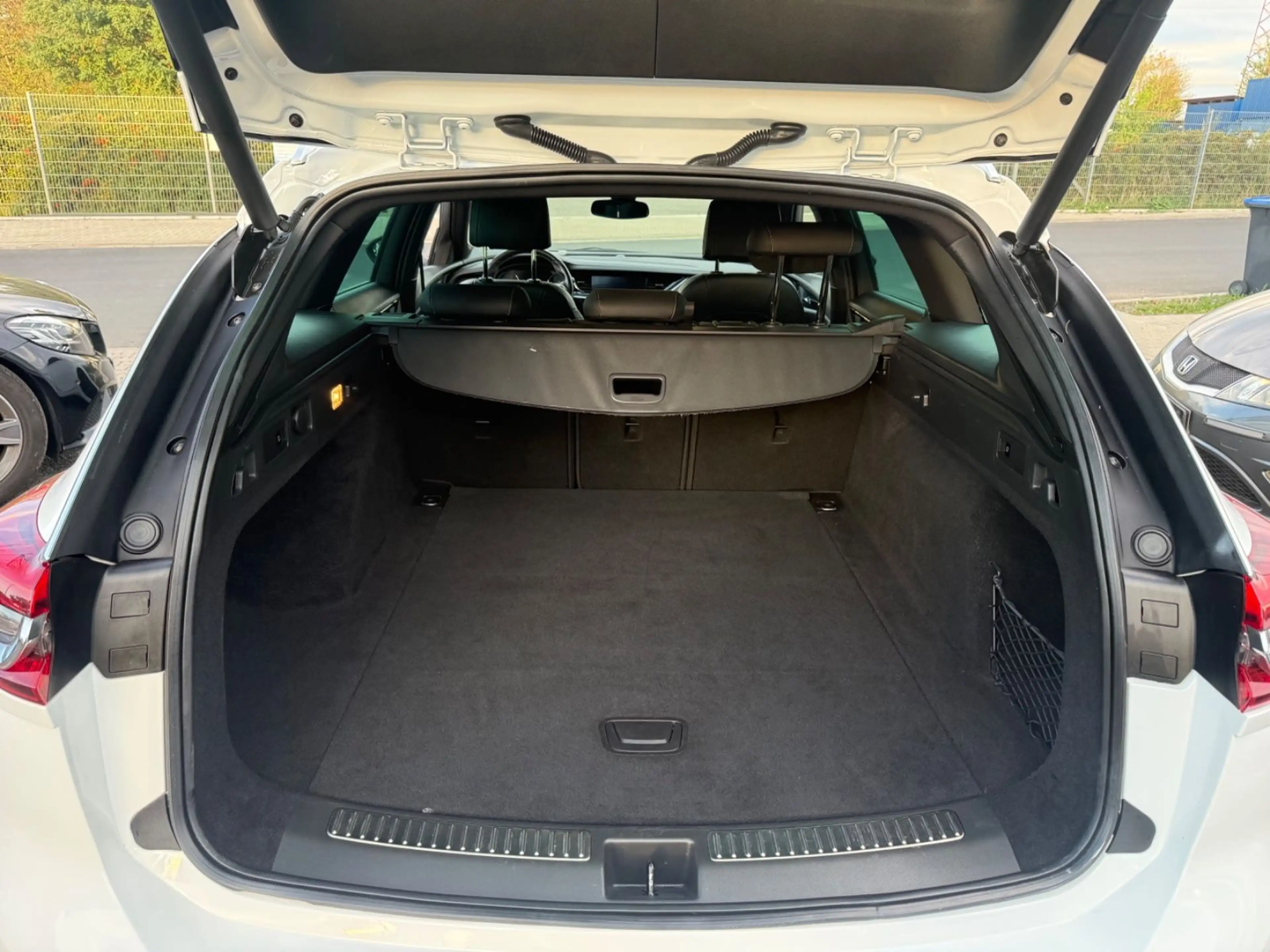 Opel Insignia B Sports Tourer Business — photo 15