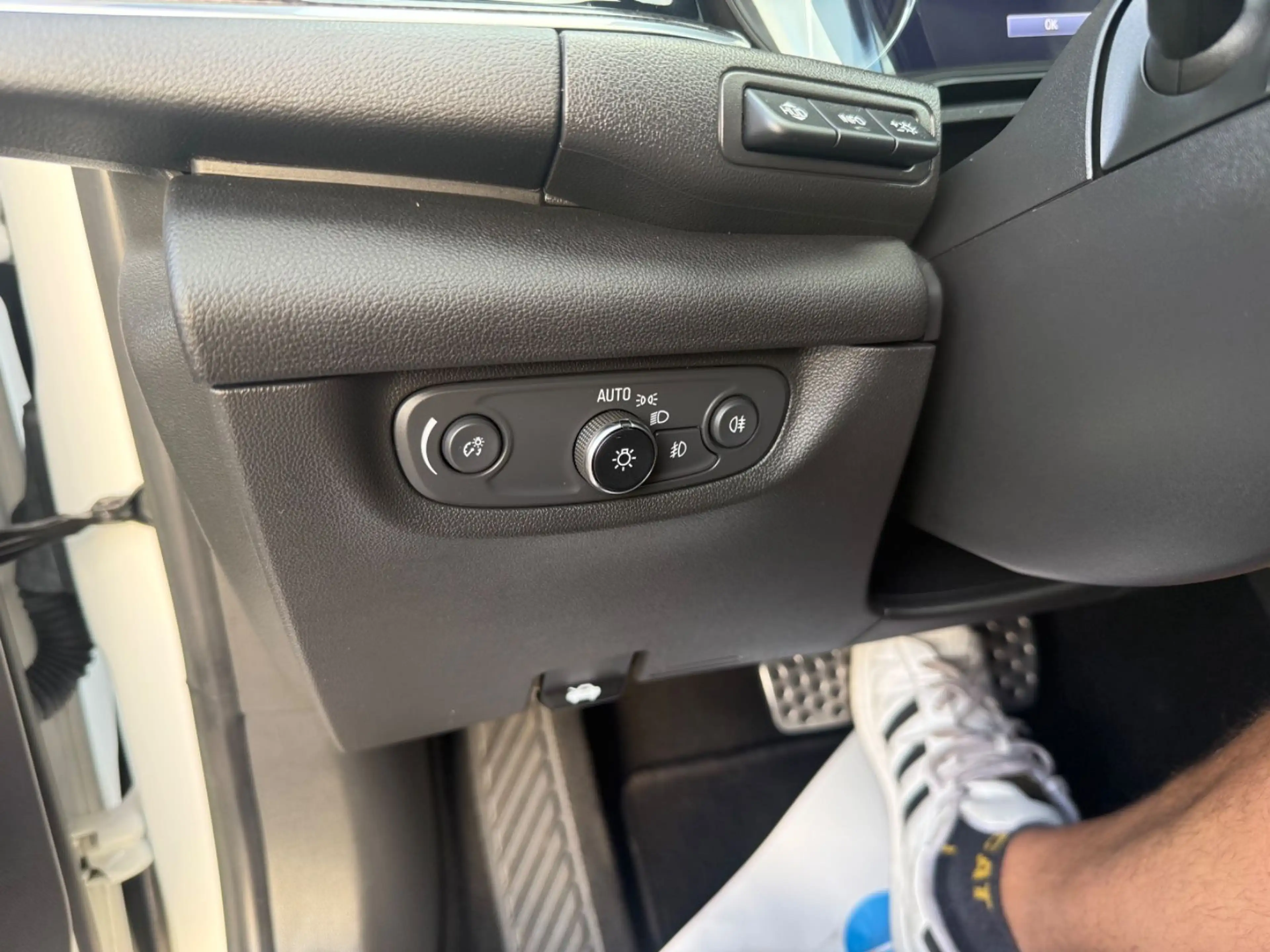 Opel Insignia B Sports Tourer Business — photo 3
