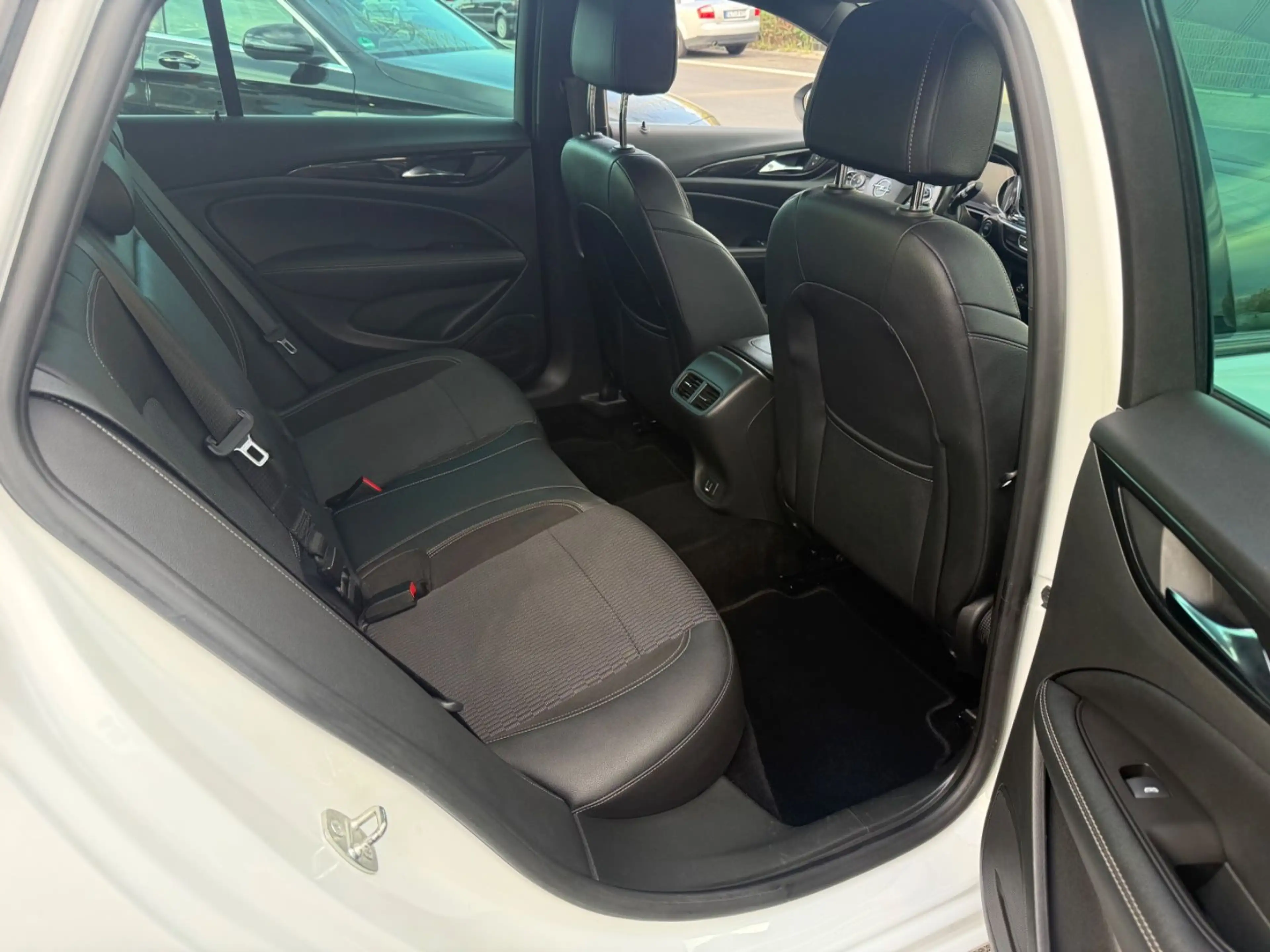 Opel Insignia B Sports Tourer Business — photo 14
