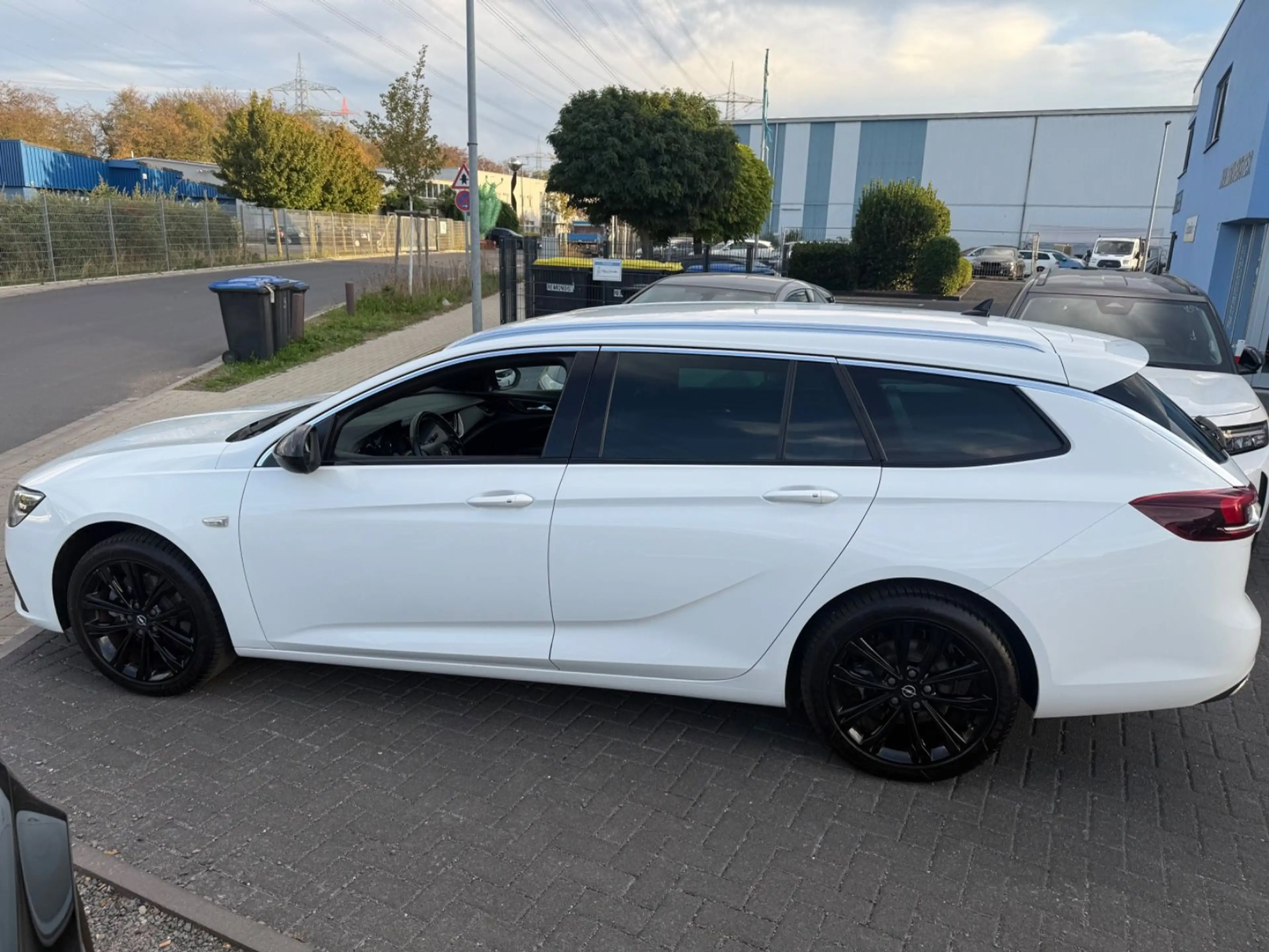 Opel Insignia B Sports Tourer Business — photo 8
