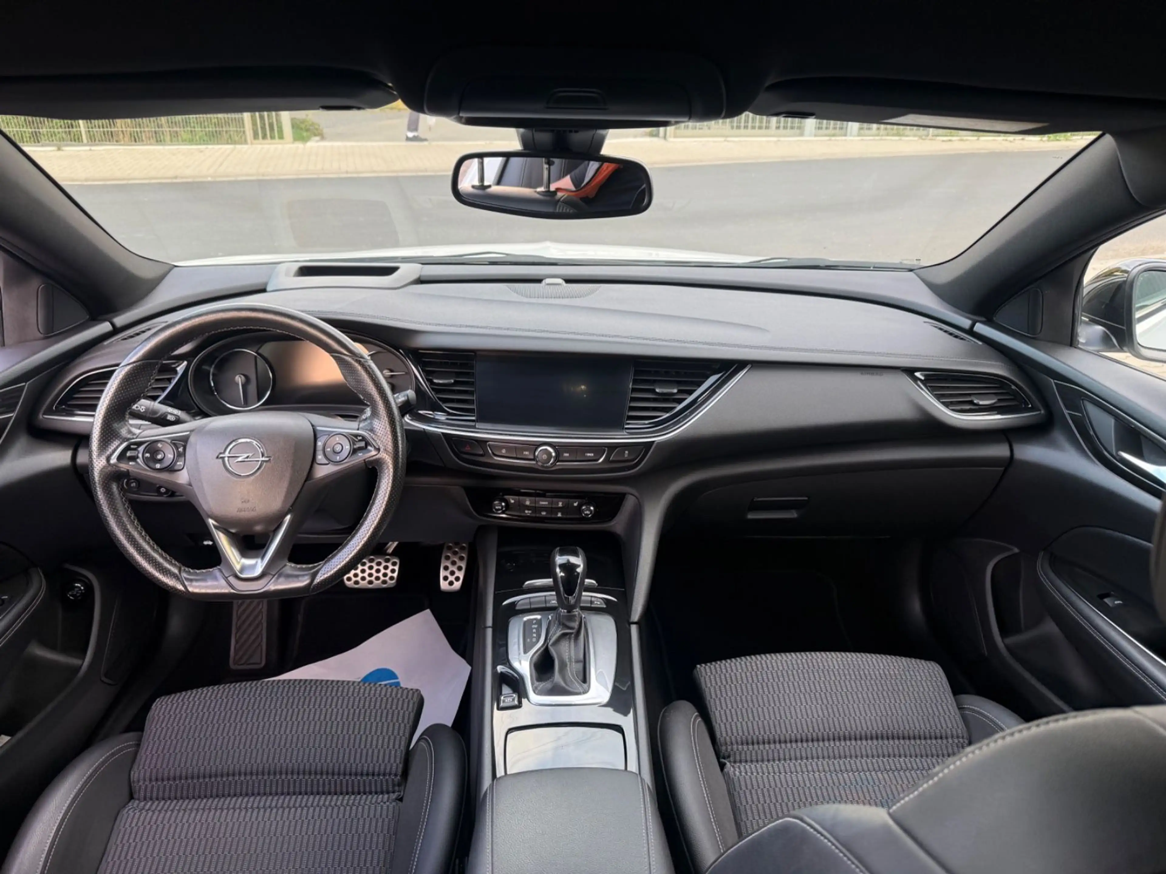 Opel Insignia B Sports Tourer Business — photo 17
