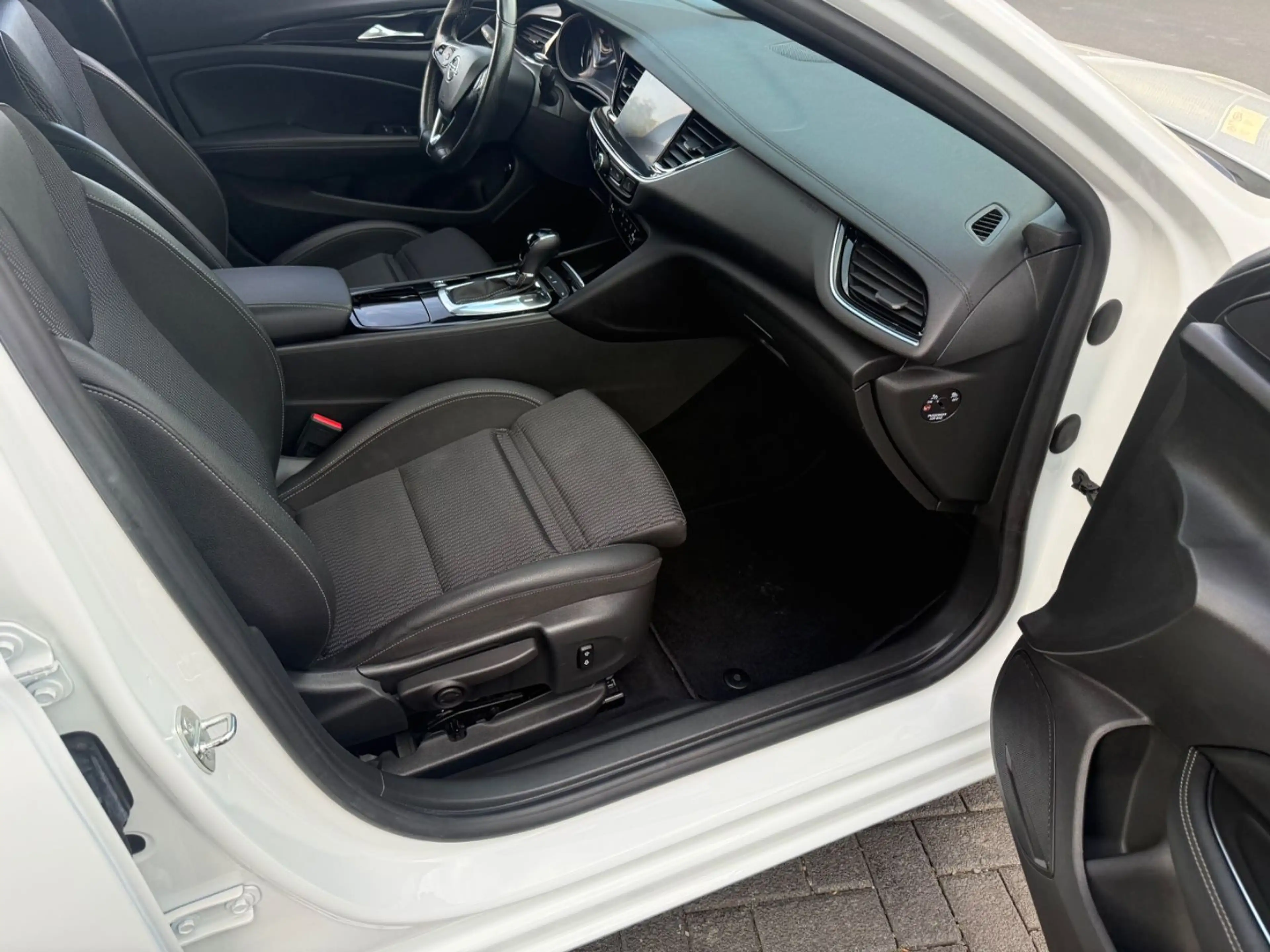 Opel Insignia B Sports Tourer Business — photo 13