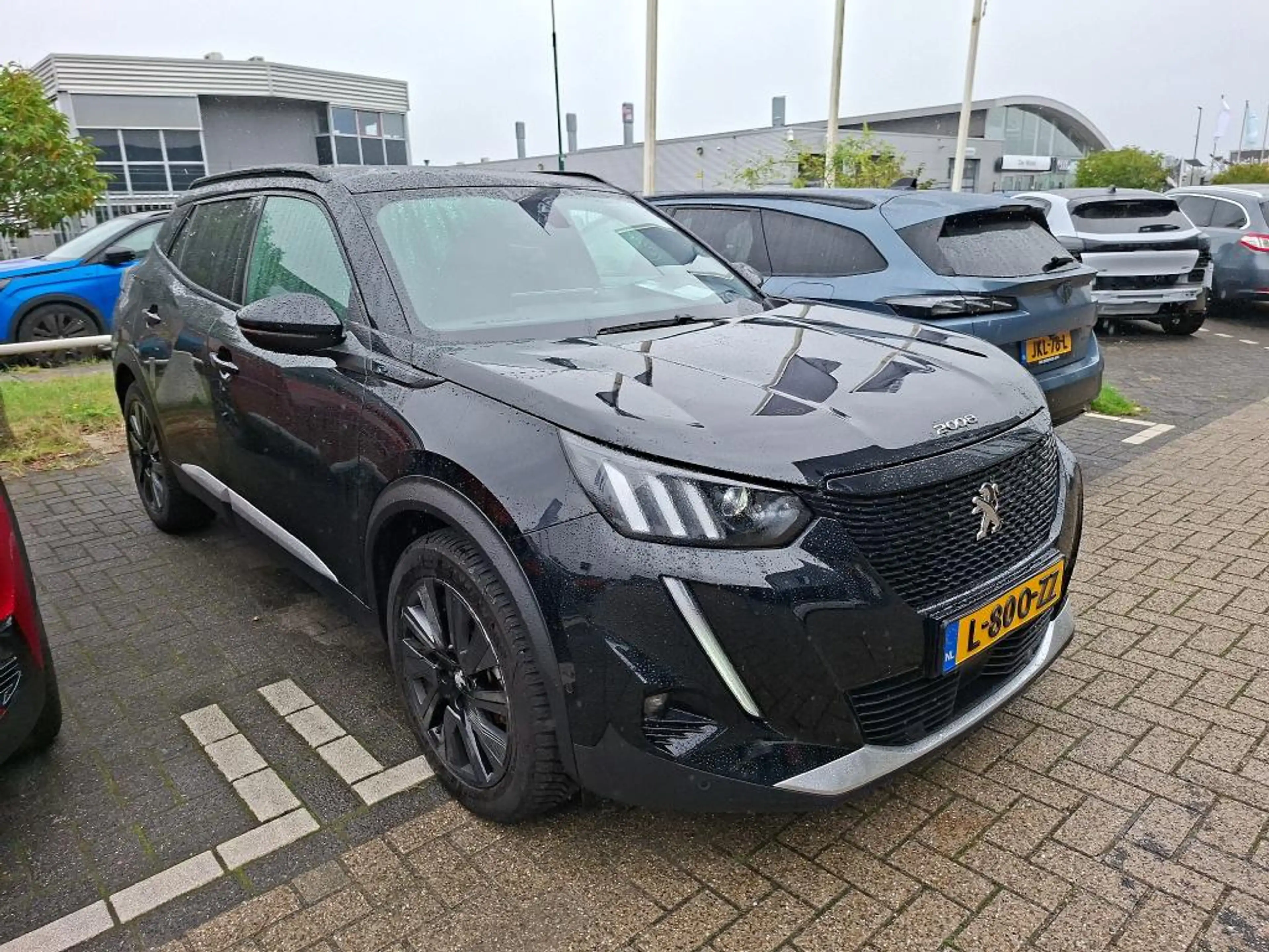 Peugeot e-2008 EV GT Pack 50 kWh | Fase 3 laden | Panorama/schuif — photo 2