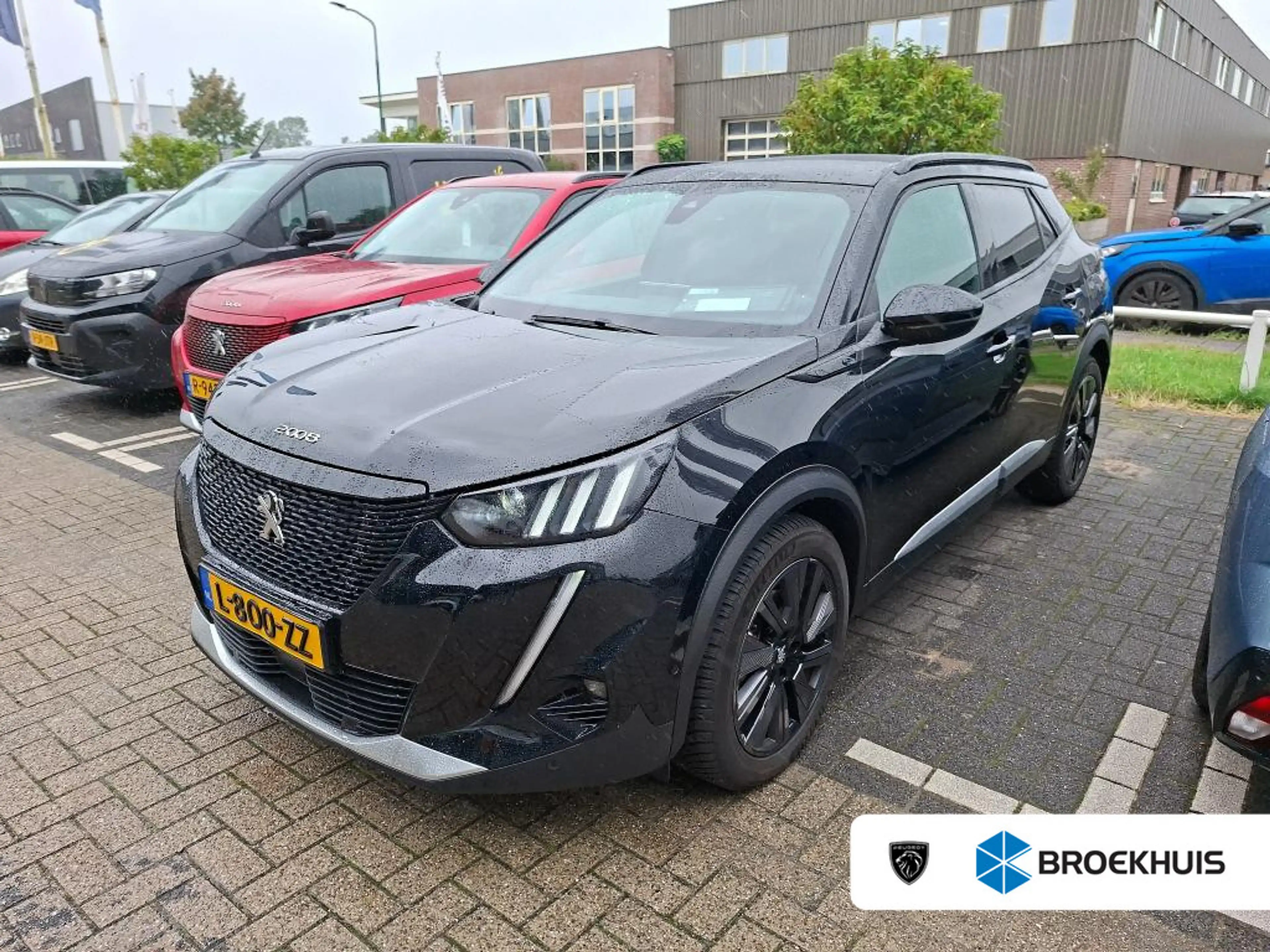 Peugeot e-2008 EV GT Pack 50 kWh | Fase 3 laden | Panorama/schuif