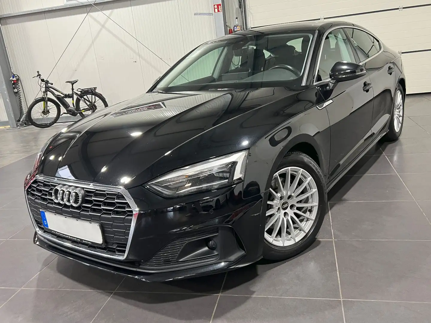 Audi A5 35 TDI Sportback Automatik *Navi*Kamera*AHK* Noir - 1