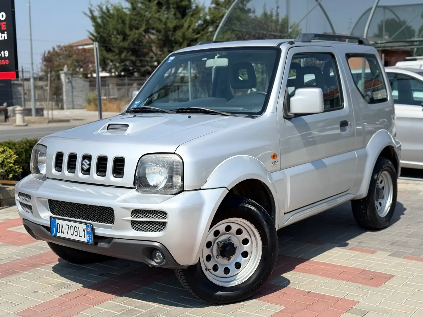 Suzuki Jimny Jimny 1.5 DDiS cat 4WD JLX Più Grau - 2