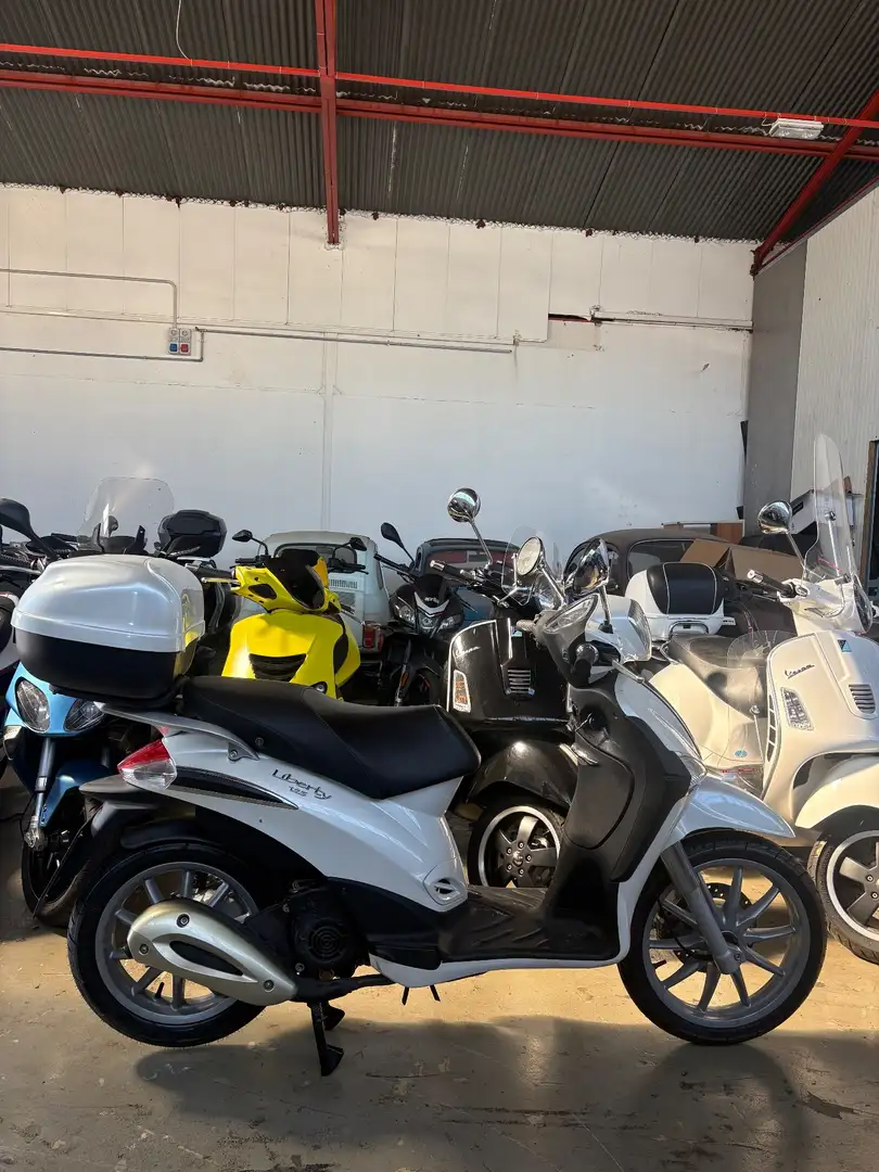 Piaggio Liberty 125 Bianco - 2
