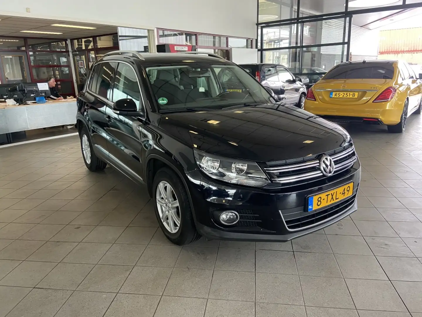 Volkswagen Tiguan 1.4 TSI Sport&Style Zwart - 2