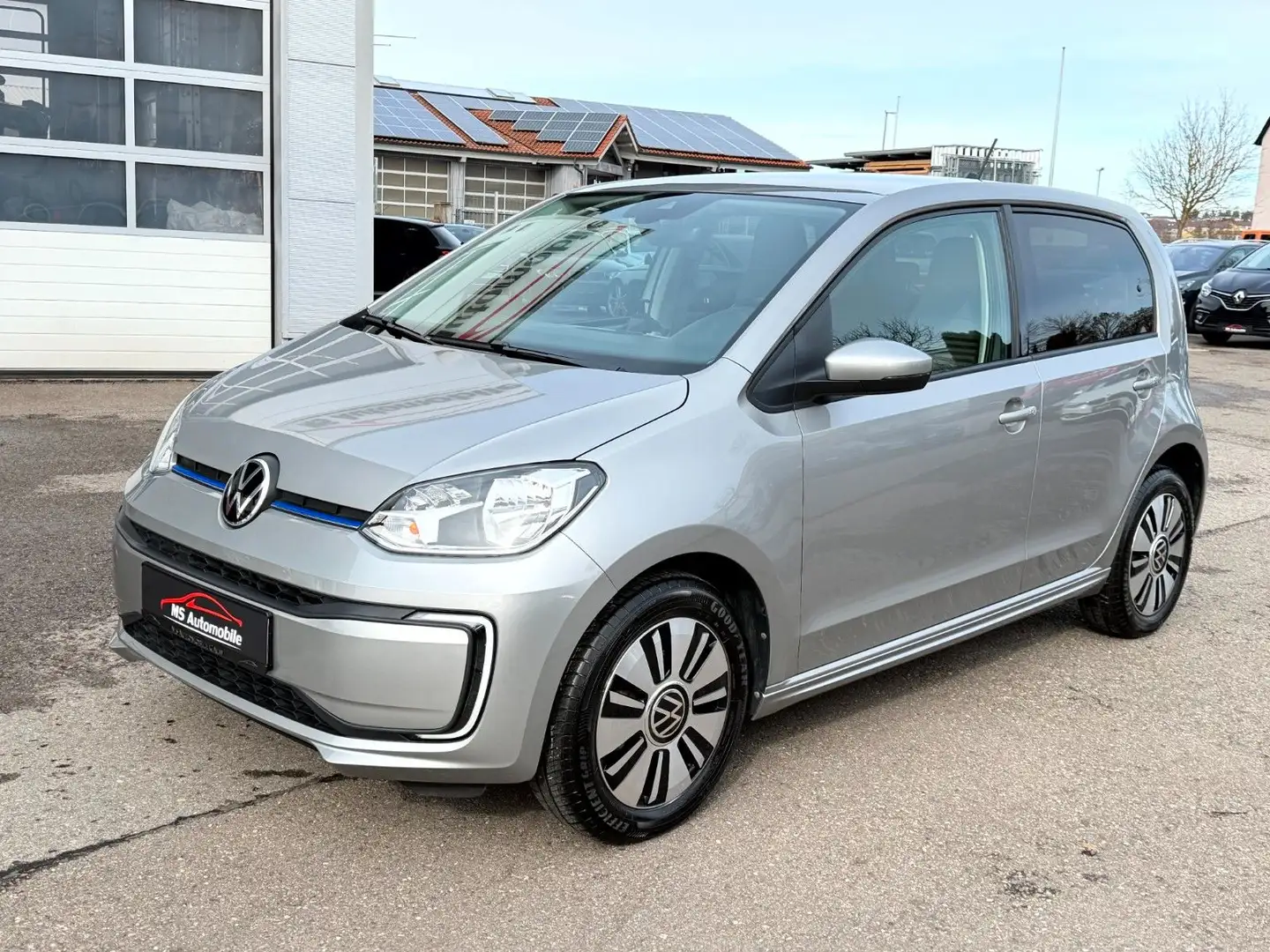 Volkswagen up! Style Plus Klimaauto_Sitzhz_Top Zustand Silber - 1