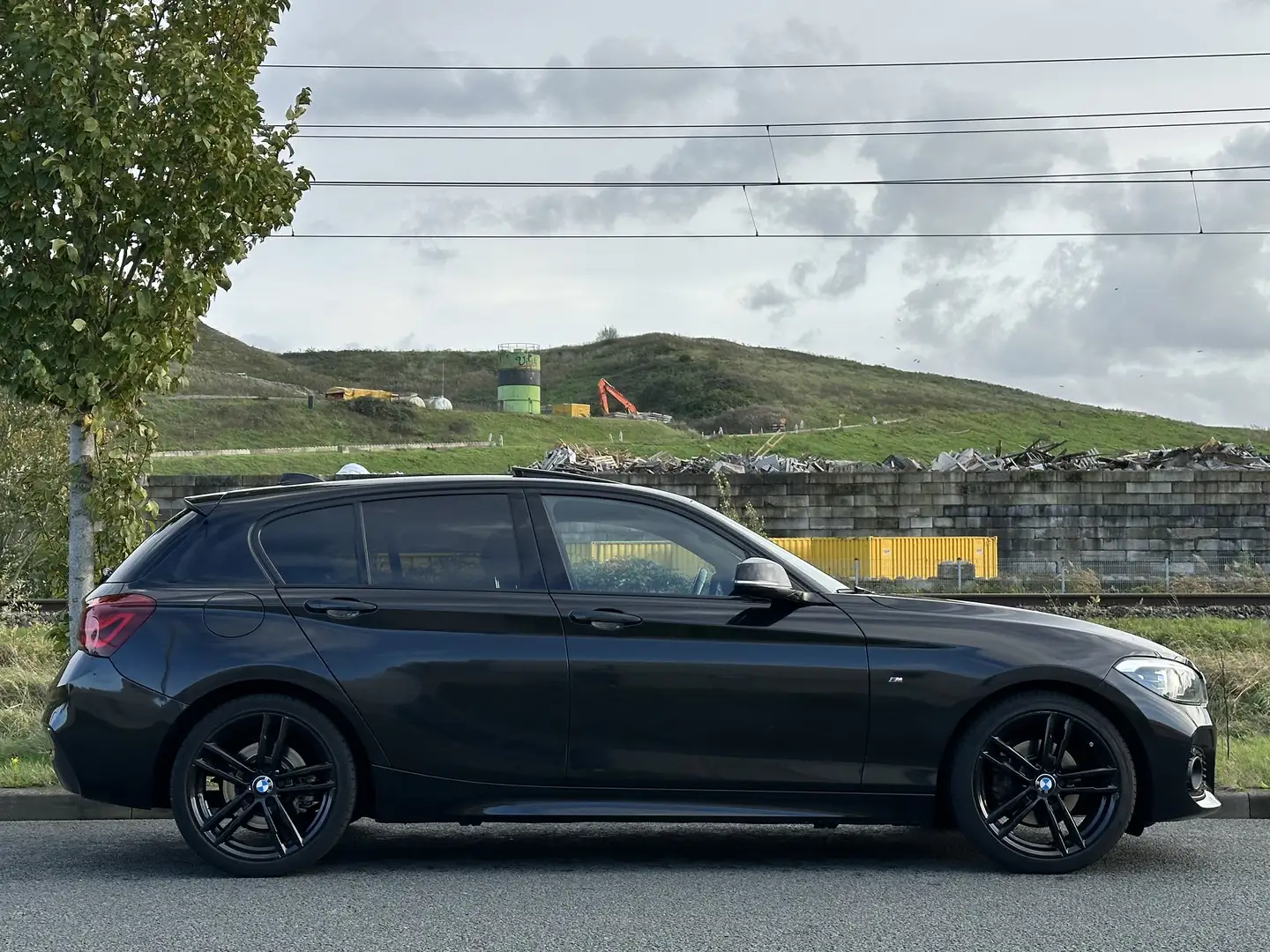 BMW 120 M-Sport | NAP | schuif/kantel dak | keyless entry Schwarz - 2