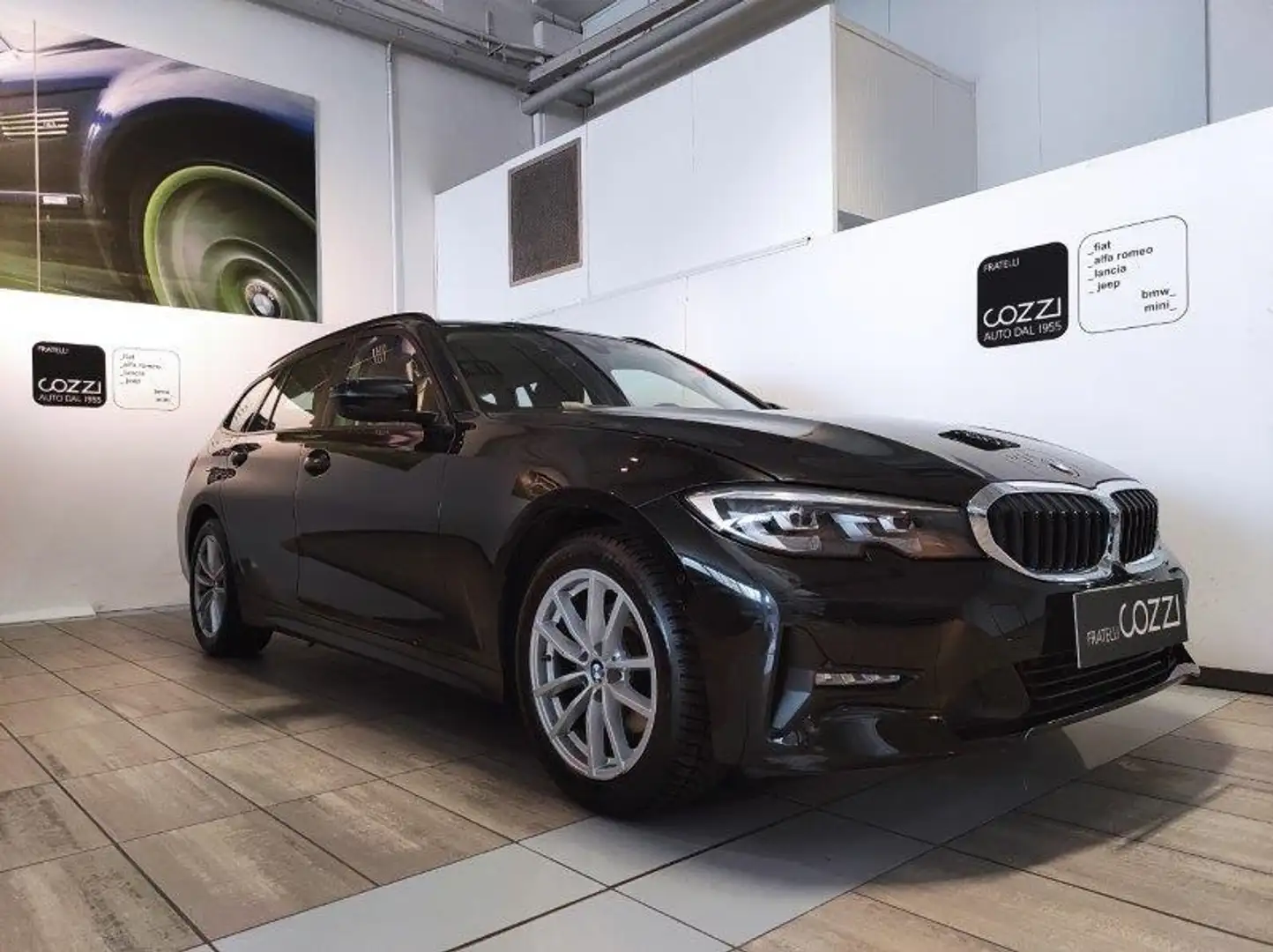 BMW 320 Serie3(G20/21/80/81 - 320d 48V xDrive Touring Busi Nero - 1