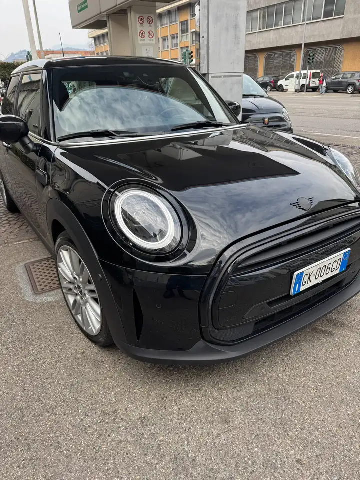 MINI Cooper Mini IV F55 2021 5p 5p 1.5 JCW auto — photo 1 of 10