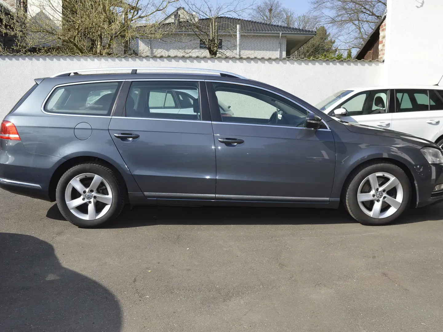 Volkswagen Passat Variant 2.0 TDI Comfort*ACC*DCC*Business*As-P*Bi-XEN*130KW Gris - 2
