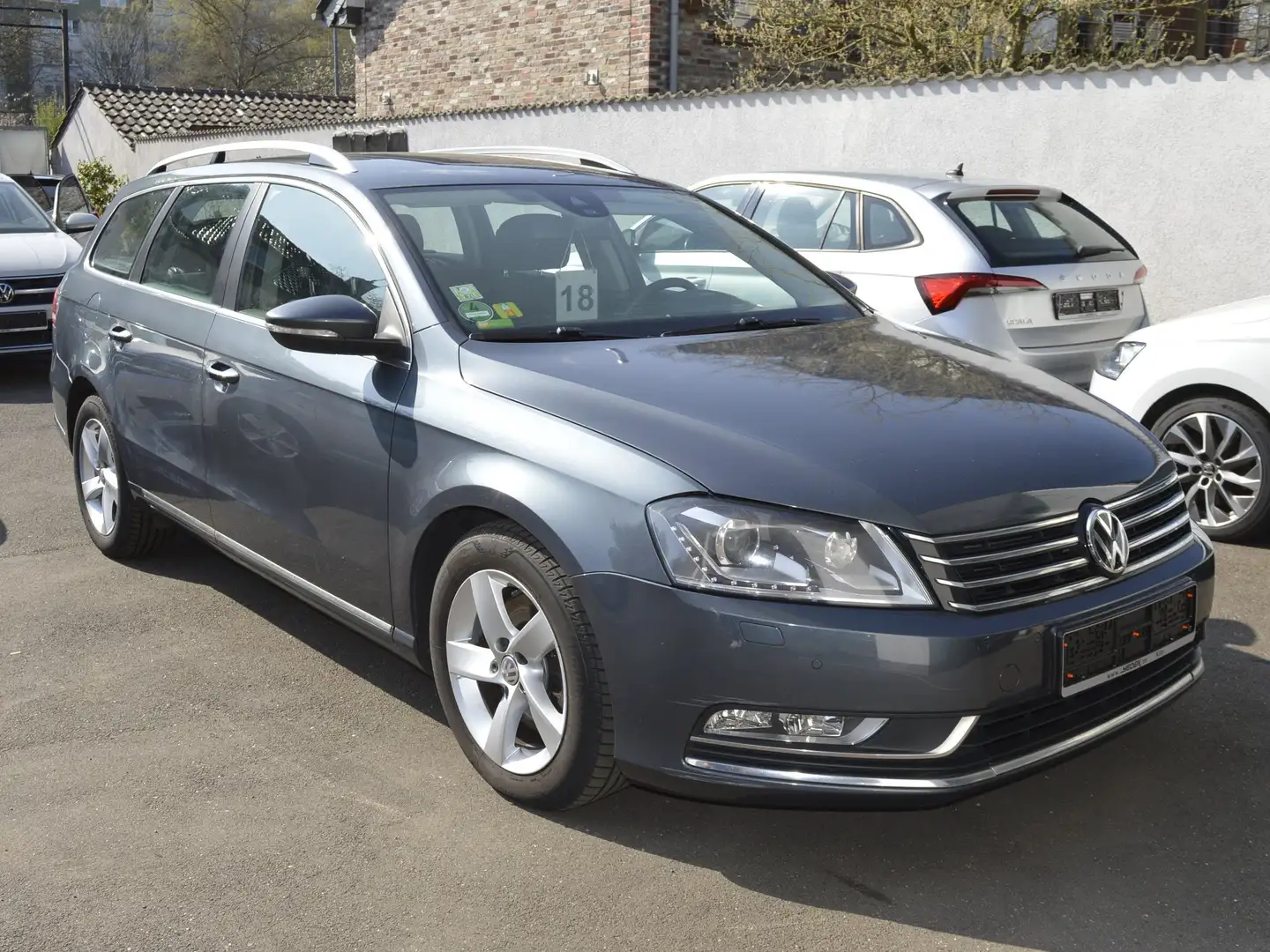 Volkswagen Passat Variant 2.0 TDI Comfort*ACC*DCC*Business*As-P*Bi-XEN*130KW Gris - 1