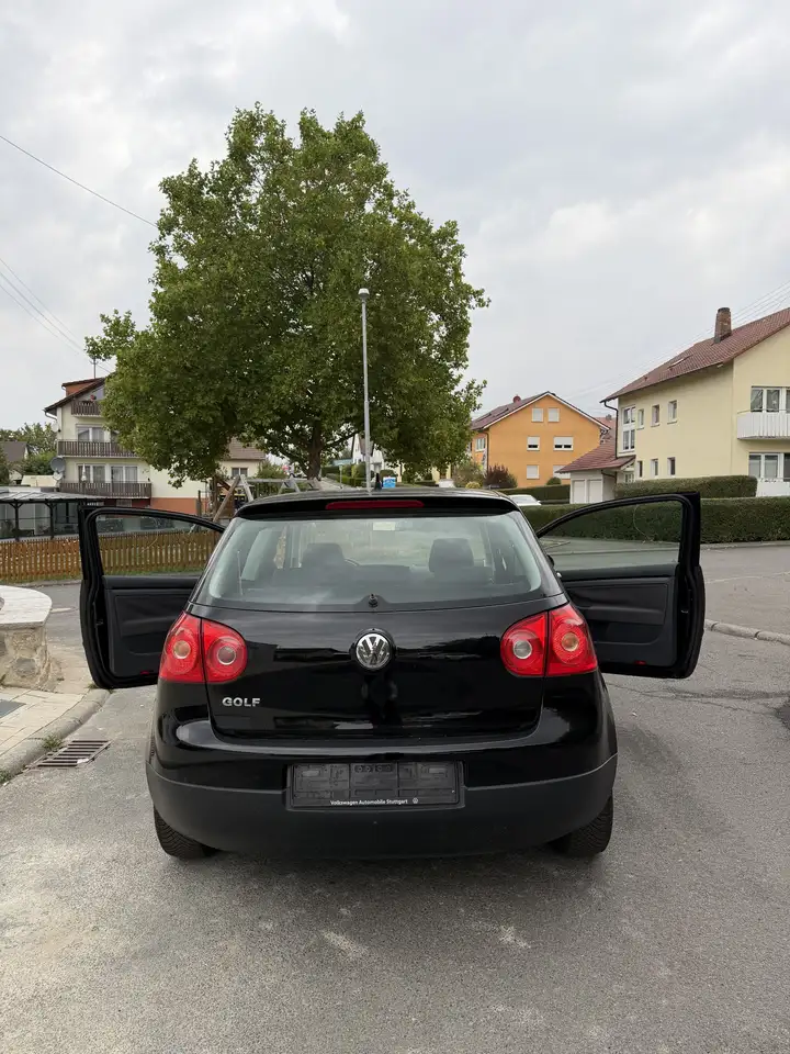 Volkswagen Golf 5 1.4 L 80 PS Trendline — photo 1 of 11