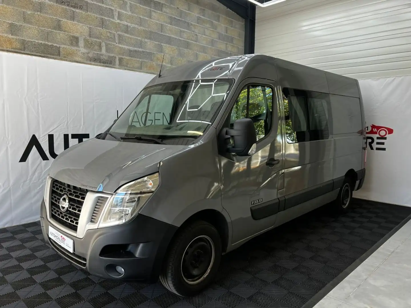 Nissan NV400 Van Aménagé 2.3 DCI TURBO 125 Gris - 1