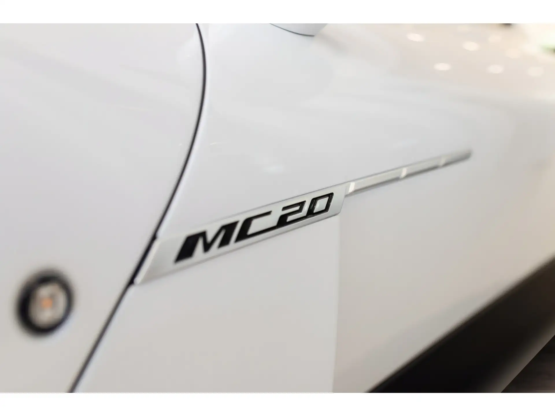 마세라티 MC20 Cabriolet 2025 흰색 사진 6
