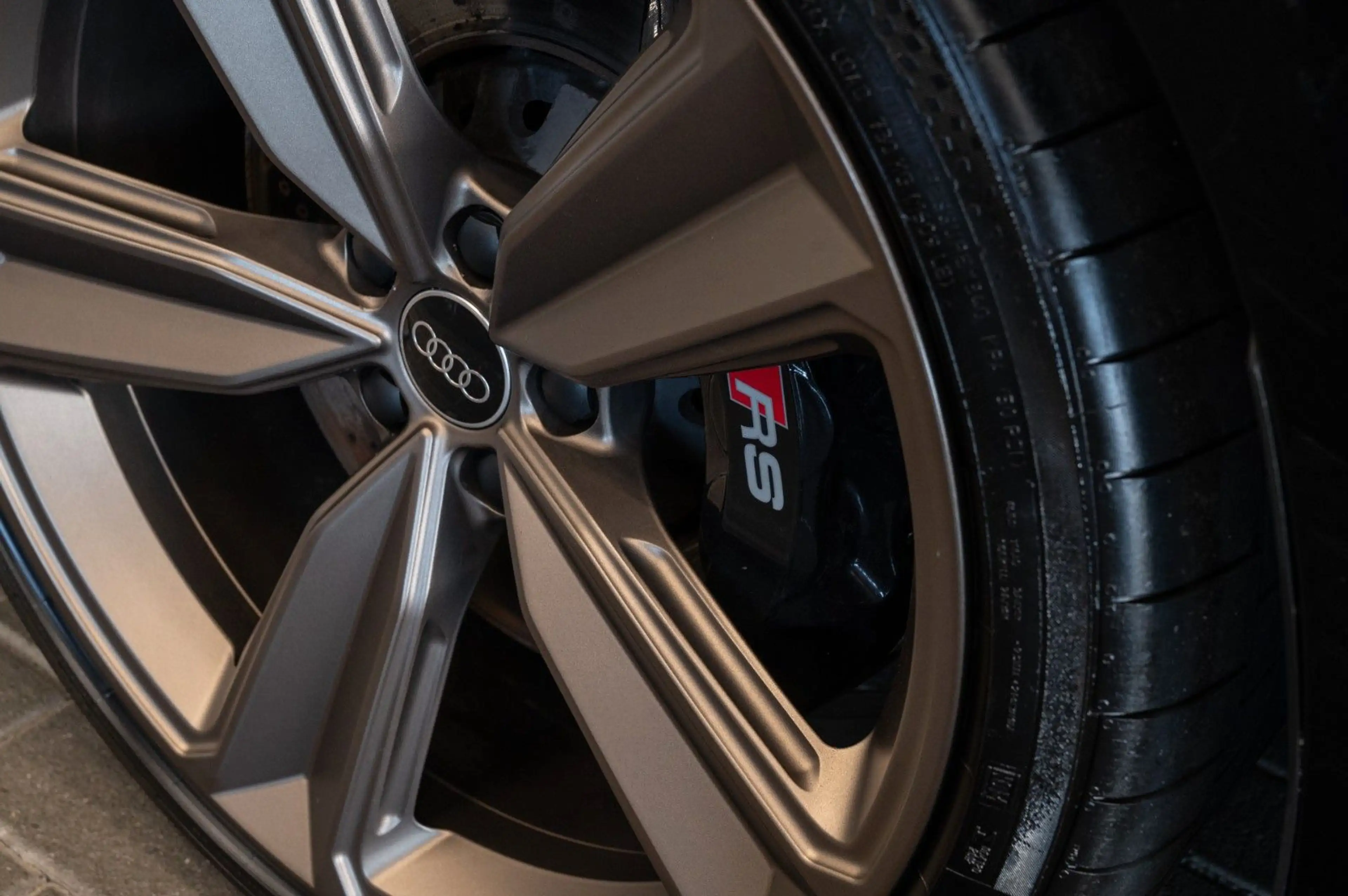 Audi RS4 AVANT|RS-AGA|CARBON|PANO|B&O|EXCLUSIVE — photo 13