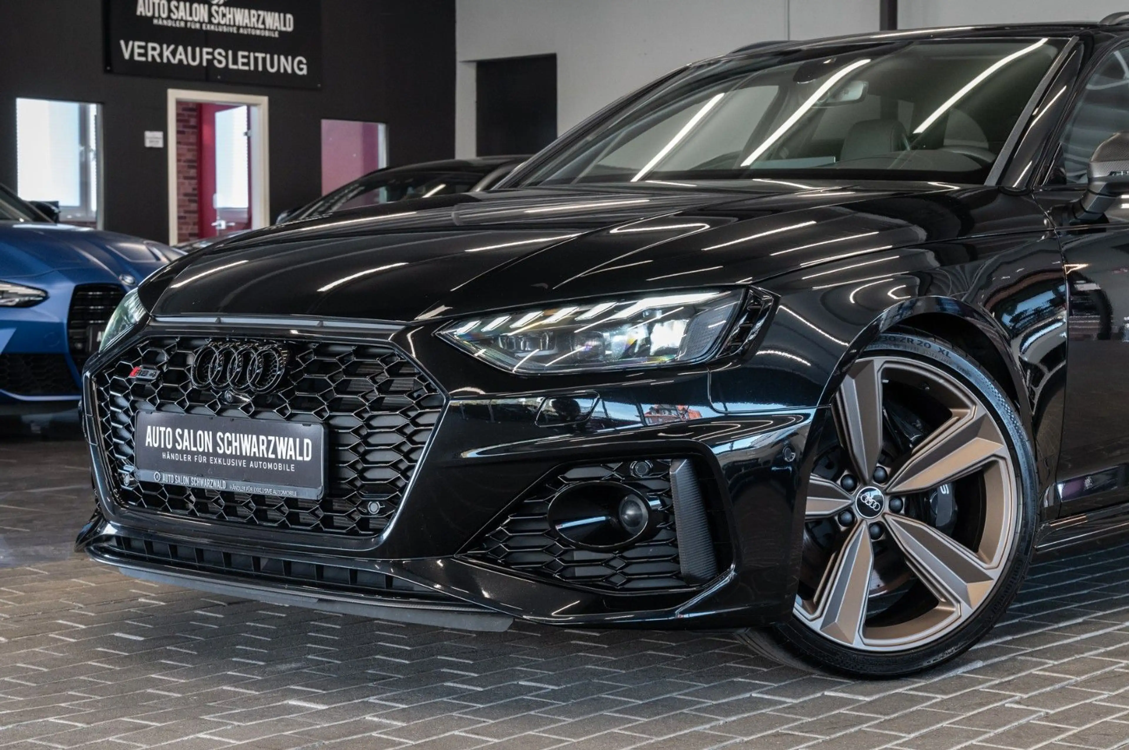 Audi RS4 AVANT|RS-AGA|CARBON|PANO|B&O|EXCLUSIVE — photo 3