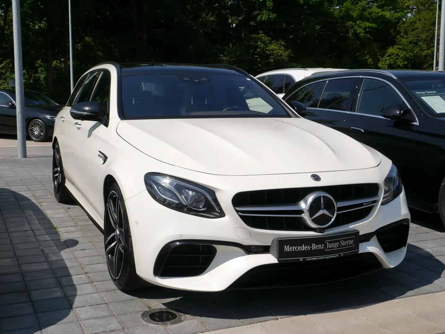 Mercedes-Benz E 63 AMG S 4MATIC+ T-Modell LED Sitzklima Pano Blanc - 2