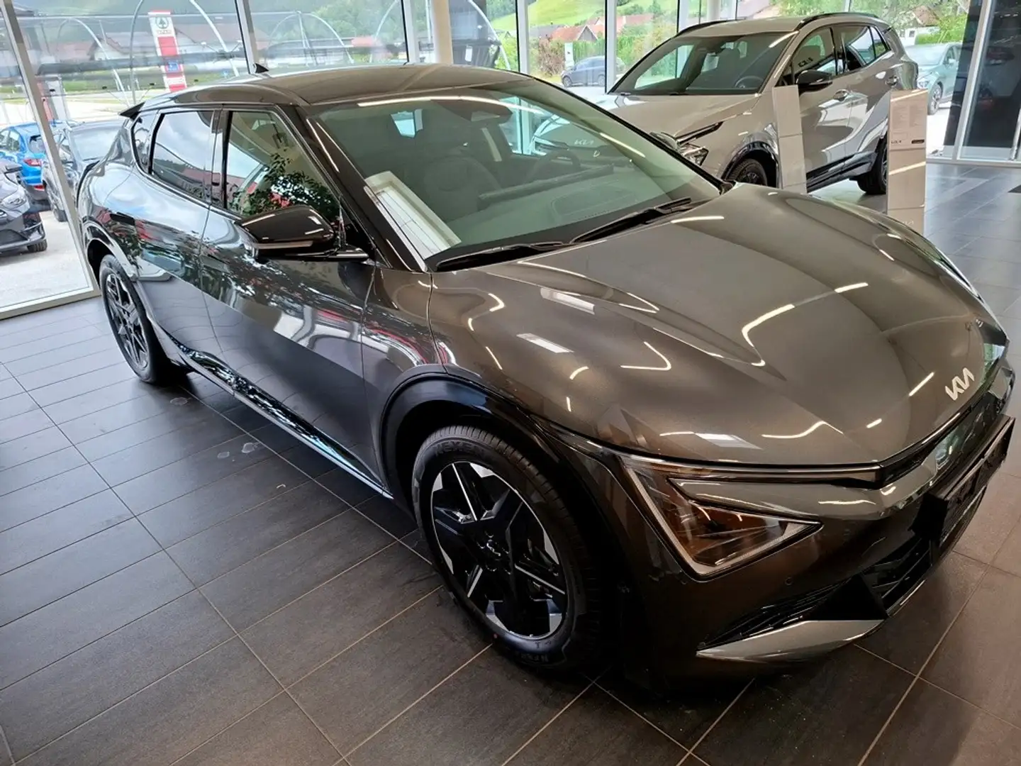 Kia EV6 AWD 84kWh Long Range Air Plus Aut. Grigio - 2