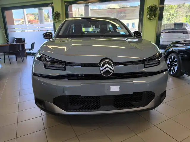 Citroen C4 view 3