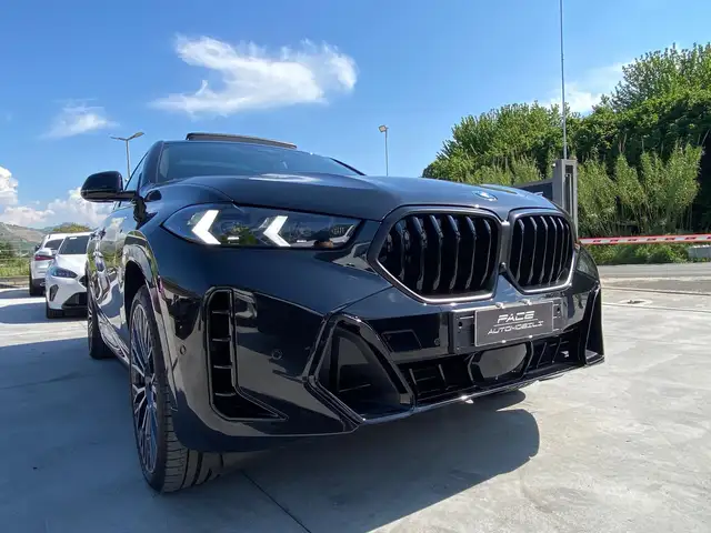 BMW X6 view 2