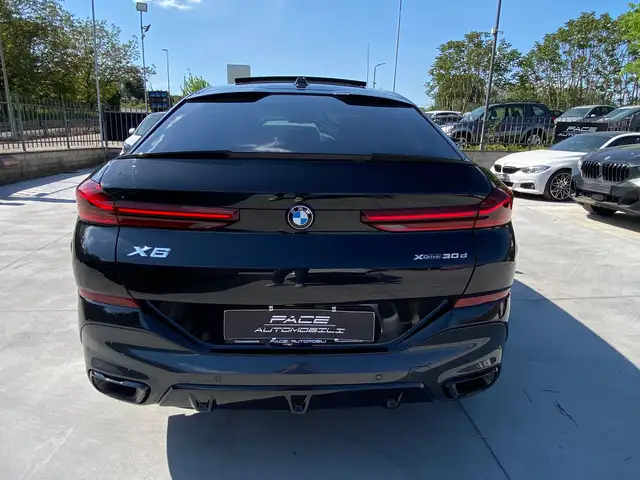 BMW X6 view 13
