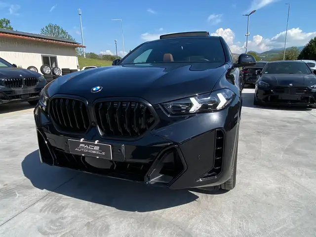 BMW X6 view 4
