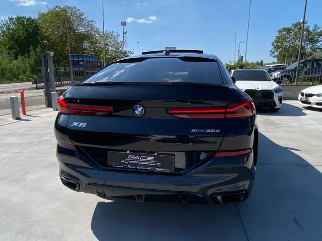 BMW X6 view 14