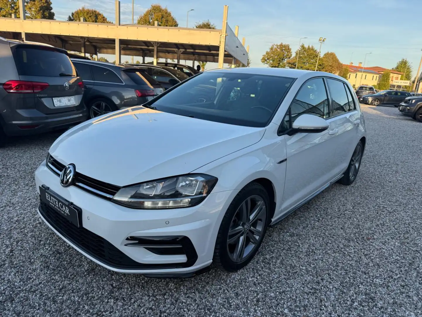 Volkswagen Golf 2.0 TDI DSG 5p. R-LINE Bianco - 1