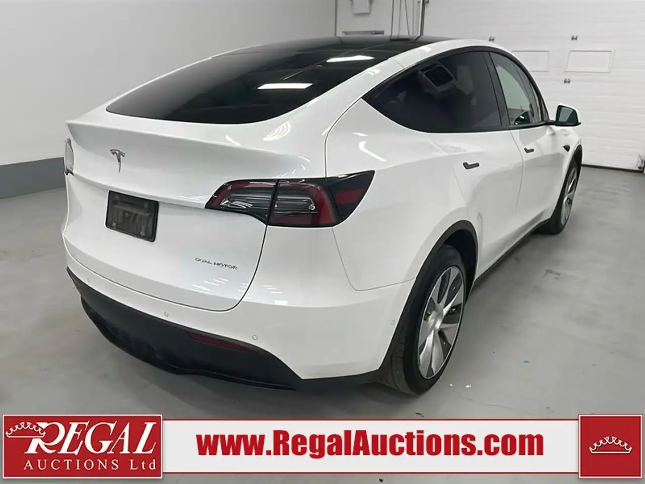 Tesla Model Y photo Tesla Model Y