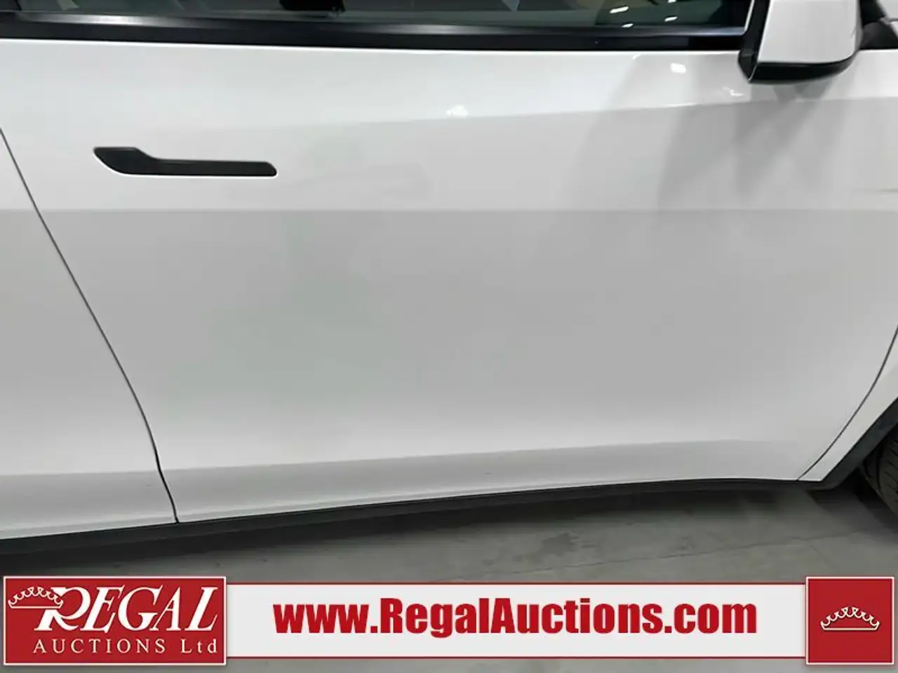 Tesla Model Y photo Tesla Model Y