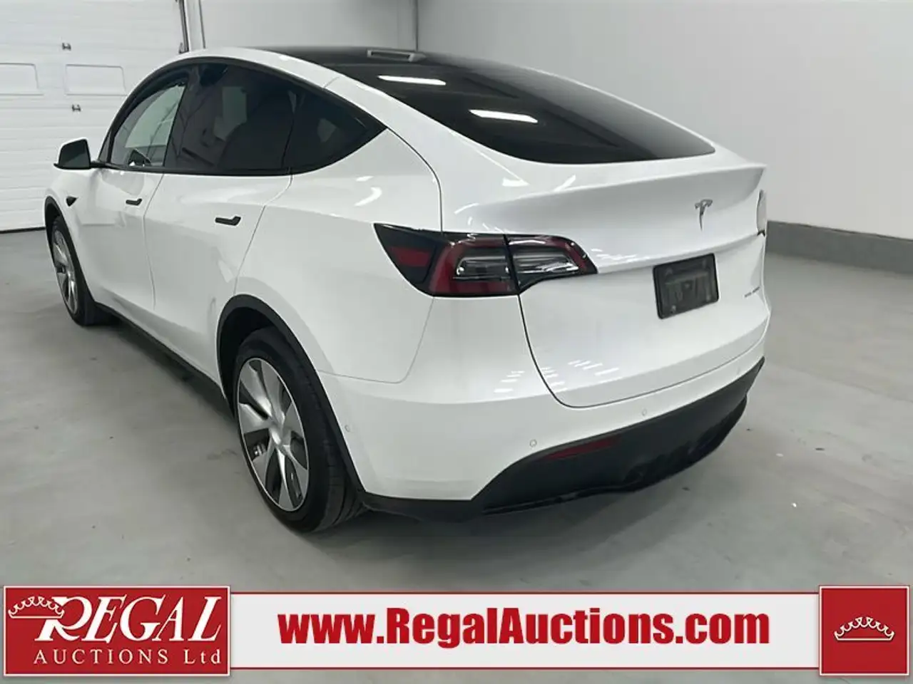 Tesla Model Y photo Tesla Model Y
