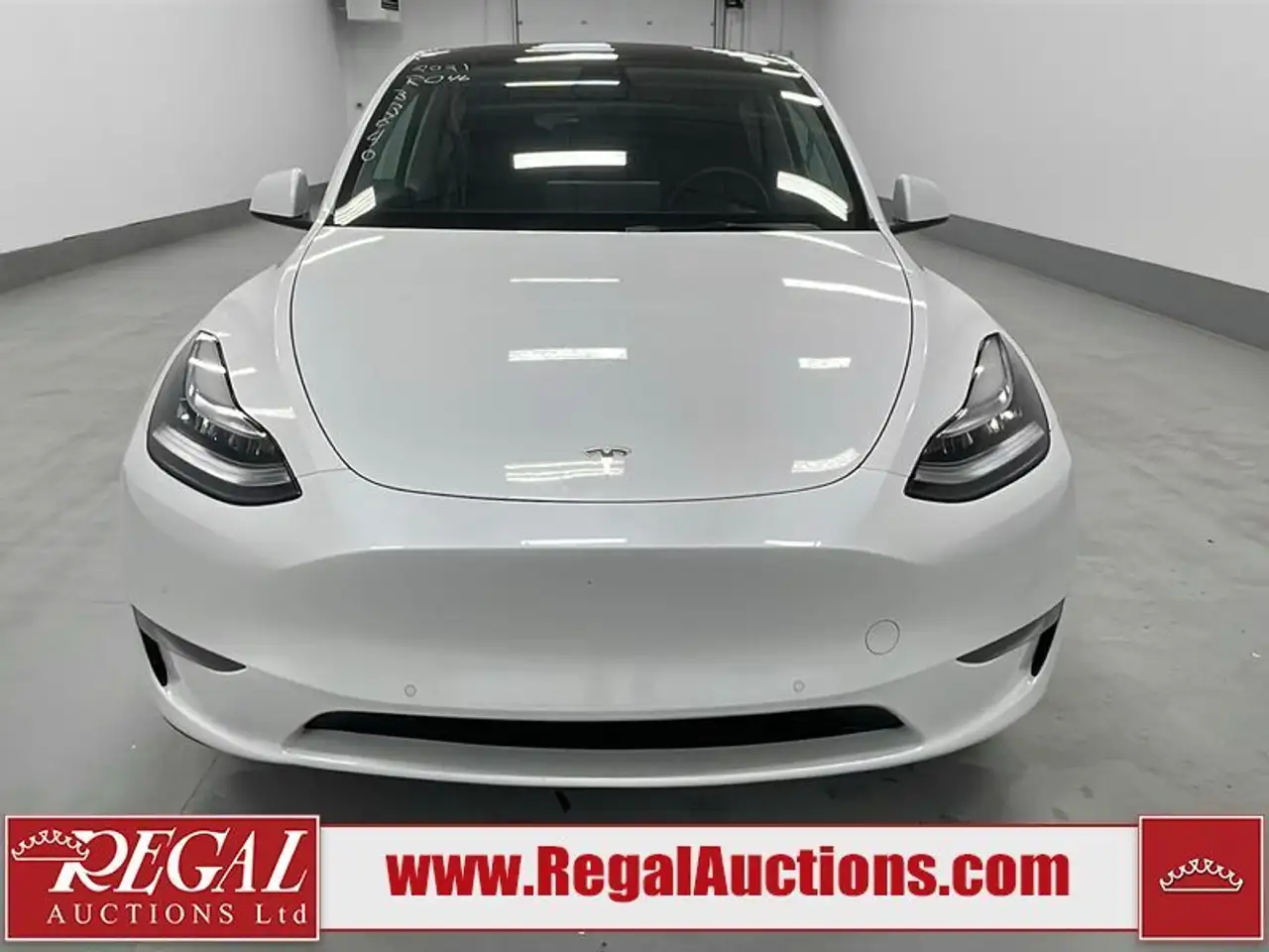 Tesla Model Y photo Tesla Model Y