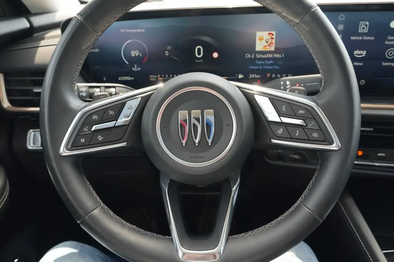 Buick Envision photo Buick Envision
