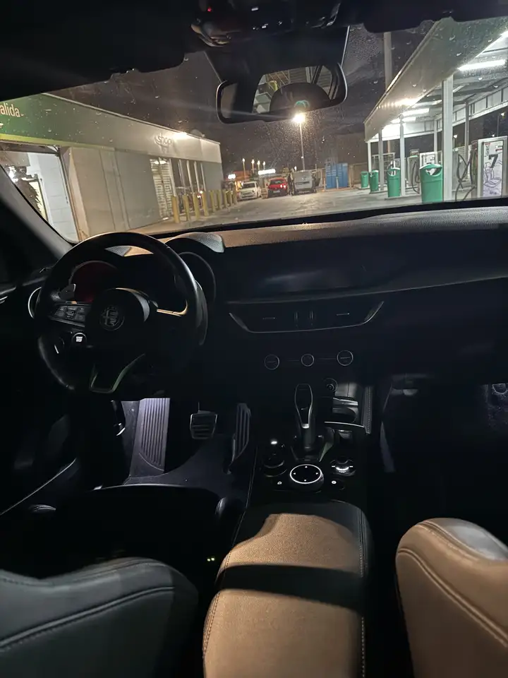 Alfa Romeo Stelvio 2023