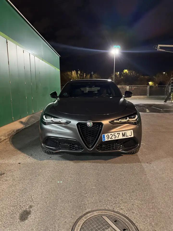 Alfa Romeo Stelvio 2023