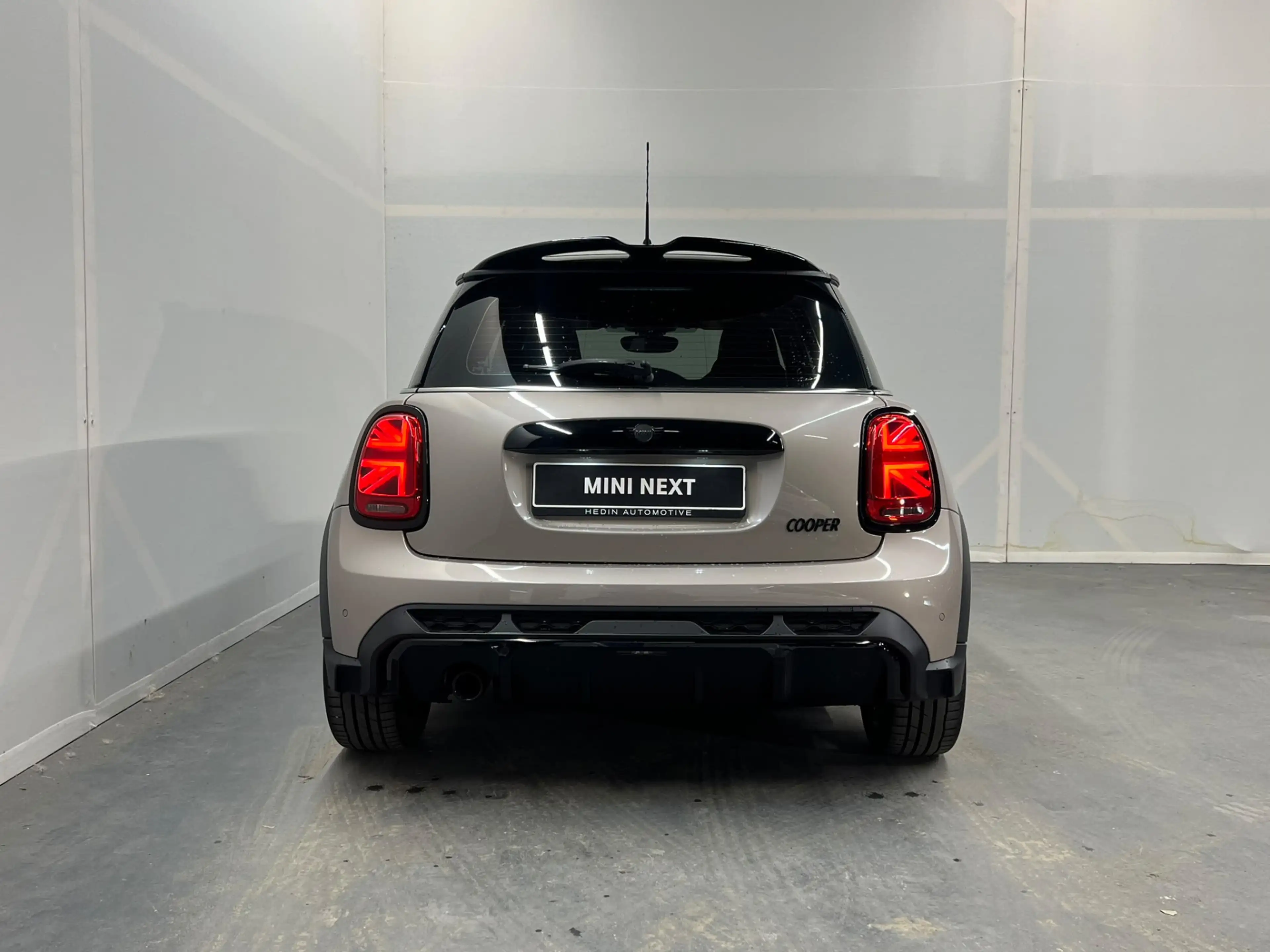 MINI John Cooper Works 3-Deurs 1.5 Cooper — photo 9