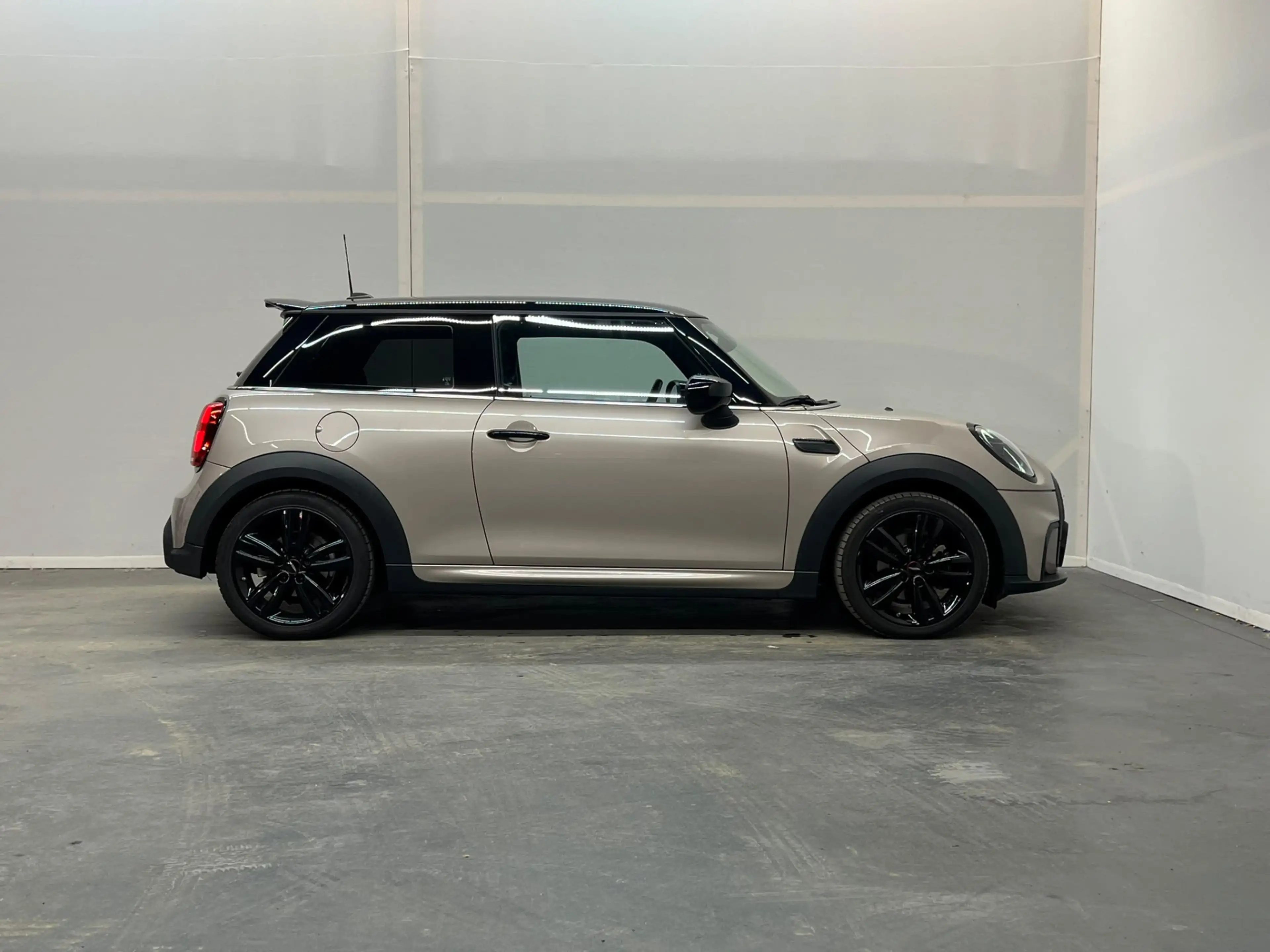 MINI John Cooper Works 3-Deurs 1.5 Cooper — photo 8