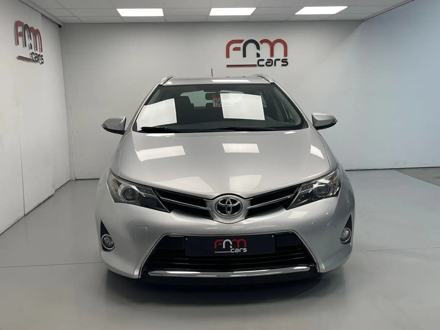 Toyota Auris Break 1.4D Navi Camera Cruise bwj2014 Garantie Silber - 2