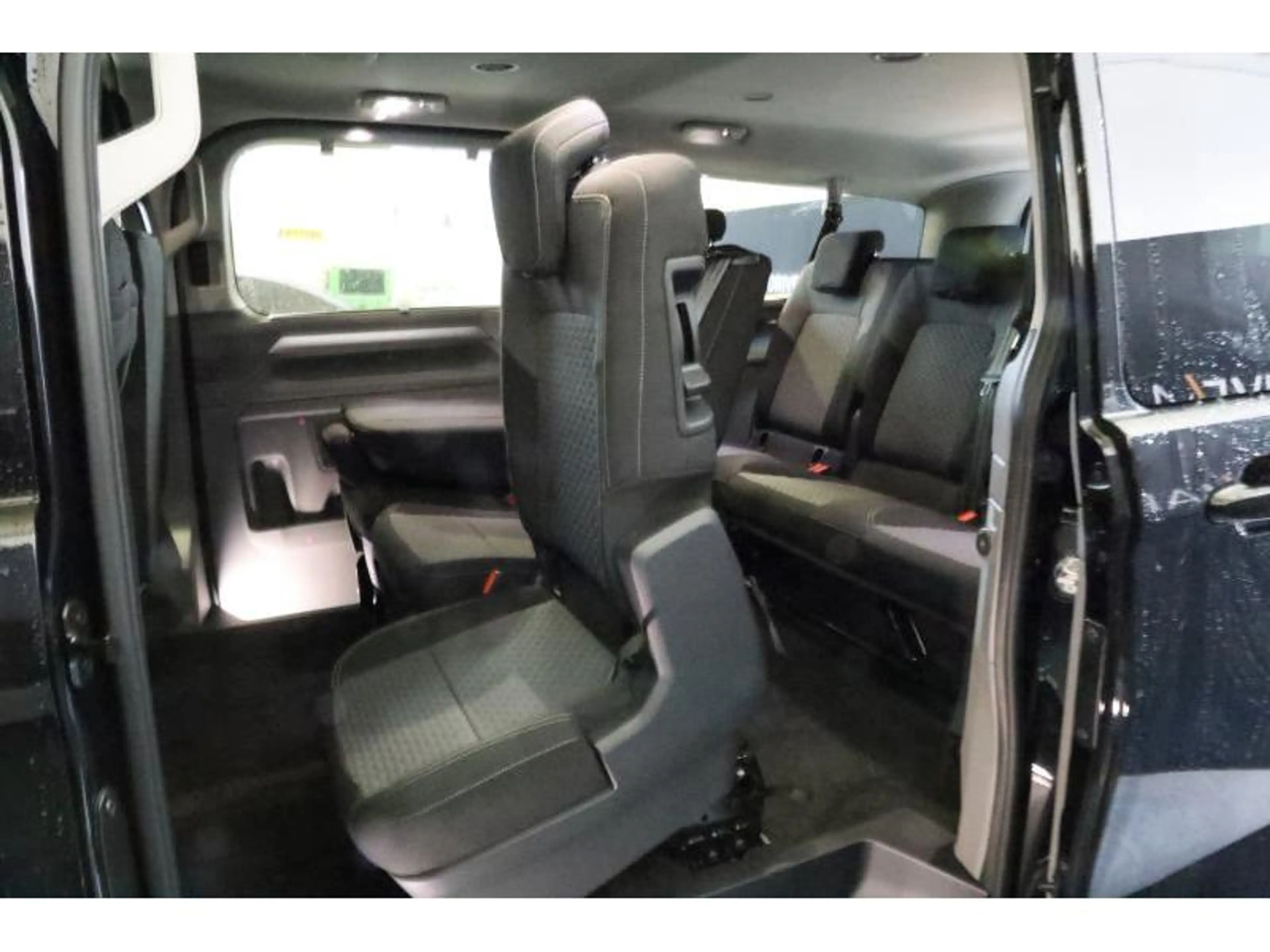Volkswagen T7 Caravelle STYLE LONG A8 — photo 13