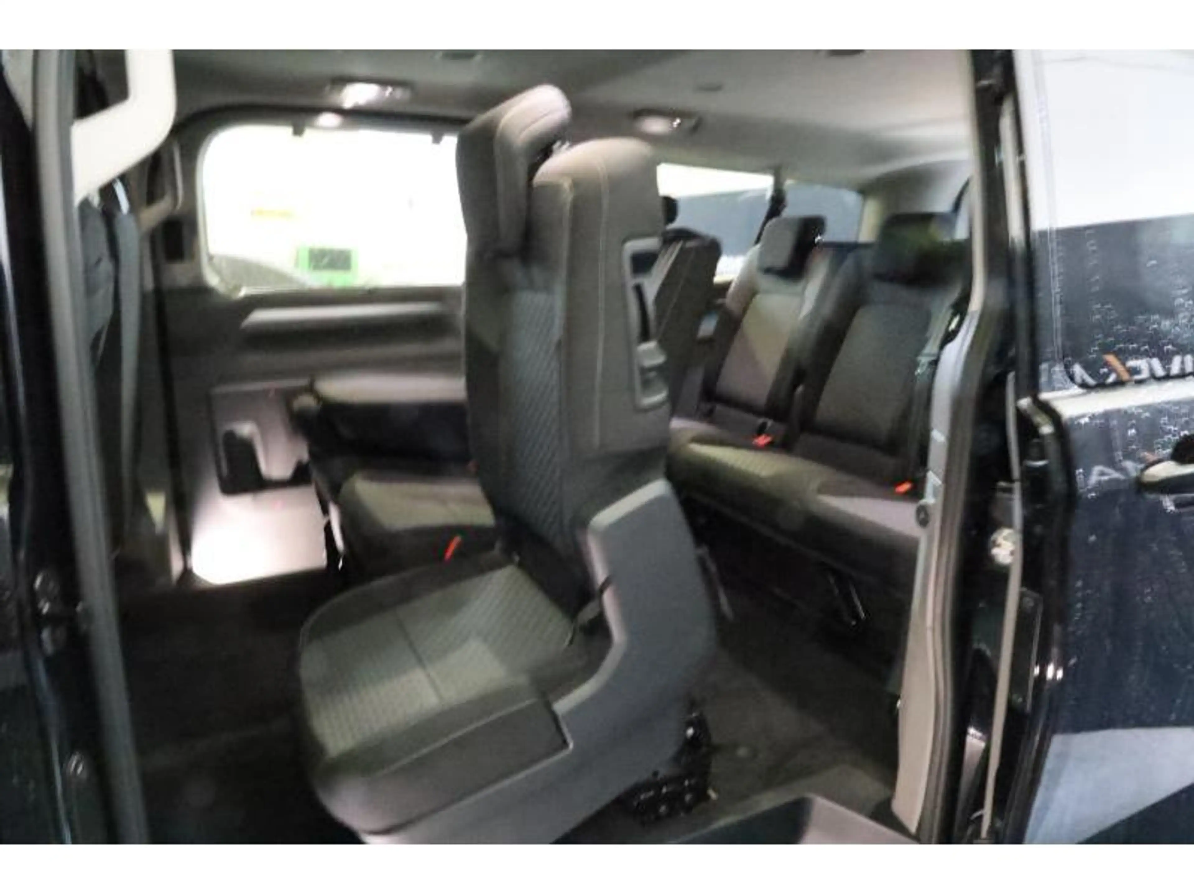 Volkswagen T7 Caravelle STYLE LONG A8 — photo 12