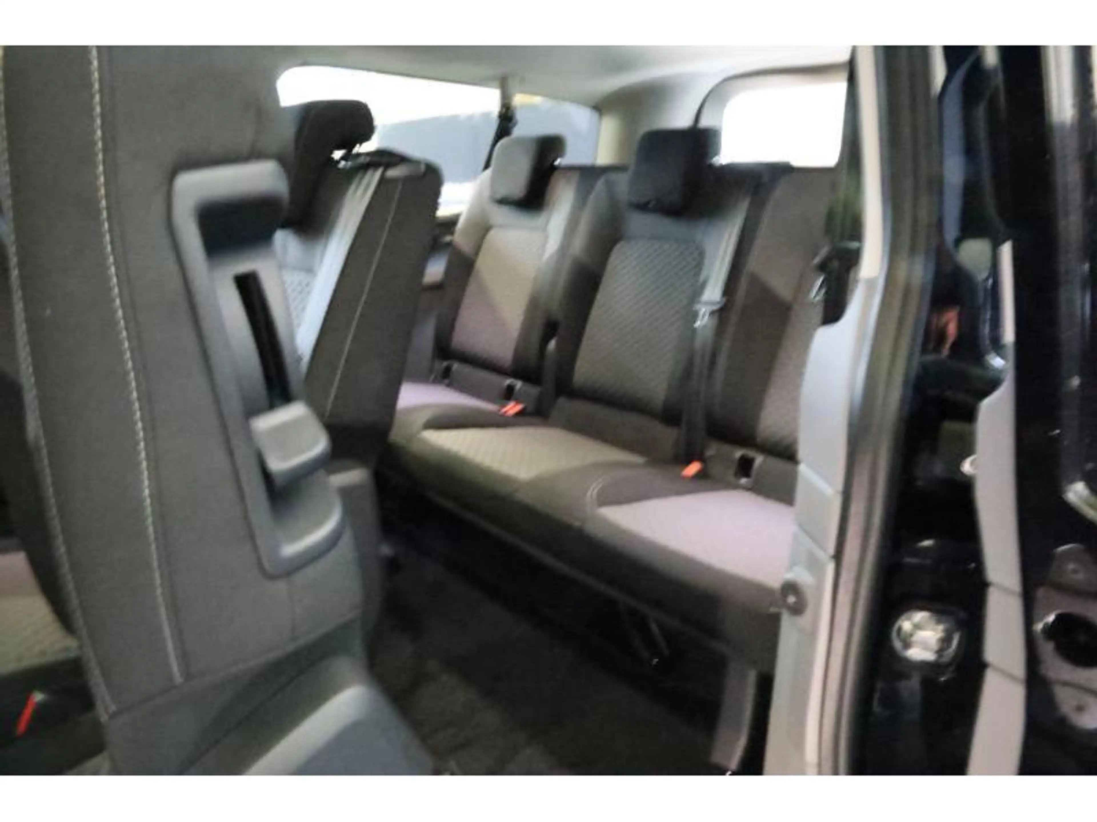 Volkswagen T7 Caravelle STYLE LONG A8 — photo 14