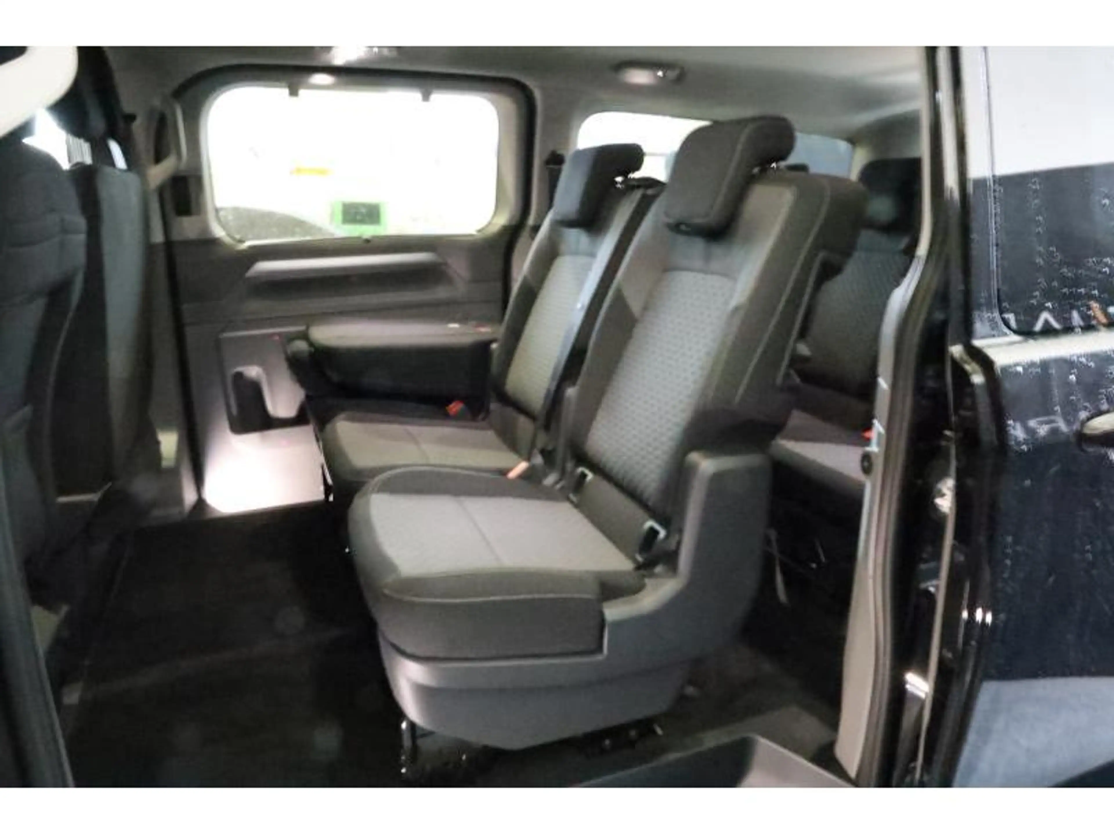 Volkswagen T7 Caravelle STYLE LONG A8 — photo 11