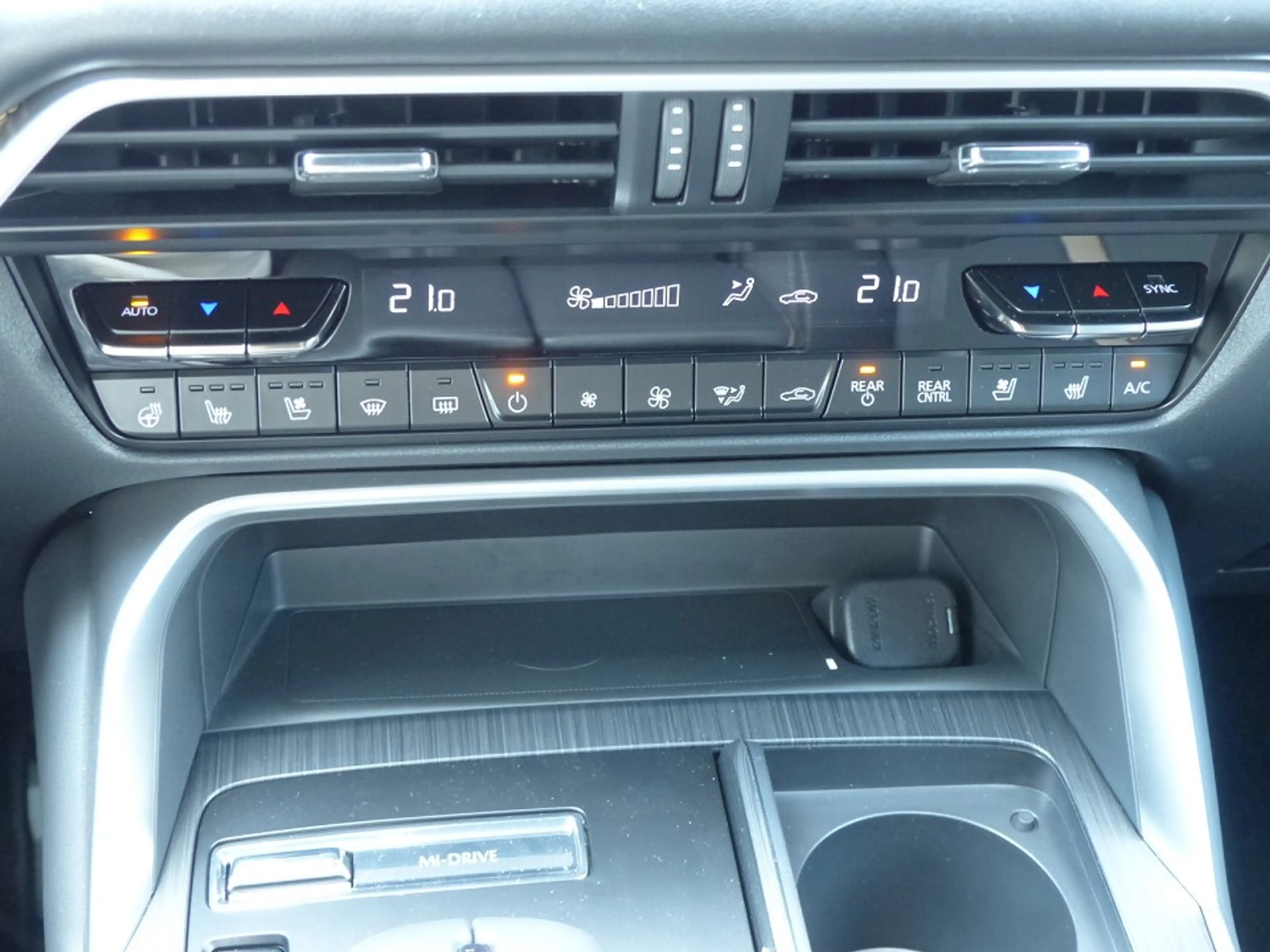 Mazda CX-80 2.5L e-SKYACTIV PHEV 327ps 8AT AWD Homura Plus — photo 14